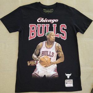 Mitchell & Ness Mens Chicago Bulls 1997 NBA Finals Dennis Rodman T Shirt Black M